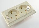 Legrand Anam Zunis 6751 25/N Розетка двойная горизонтальная с заземляющим контактом (16 А, под рамку, шторки, скрытая установка, бежевая)