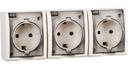 Simon 15 Aqua 1594437-031 Розетка тройная (16 А, з/к, крышка, в сборе, открытая установка, слоновая кость)