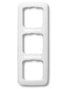 ABB Reflex 2CKA001754A3724 Рамка 3-постовая (поле для надписи, верт., альпийский-белый)