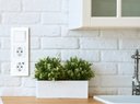 Legrand Inspiria 673770 комбинированная розетка 2К+З с зарядным устройством USB тип С для скрытого монтажа, цвет "Белый". Максимальный ток розетки 16АХ, напряжение розетки ~250В, напряжение зарядного устройства =5В, максимальный зарядный ток 1500 мА.